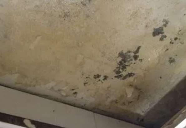 呈贡阳台漏水维修公司分享下呈贡卫生间渗水维修需要注意哪些问题。